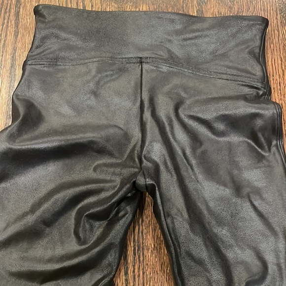 SPANX Faux Leather Leggings XS - Picture 6 of 9